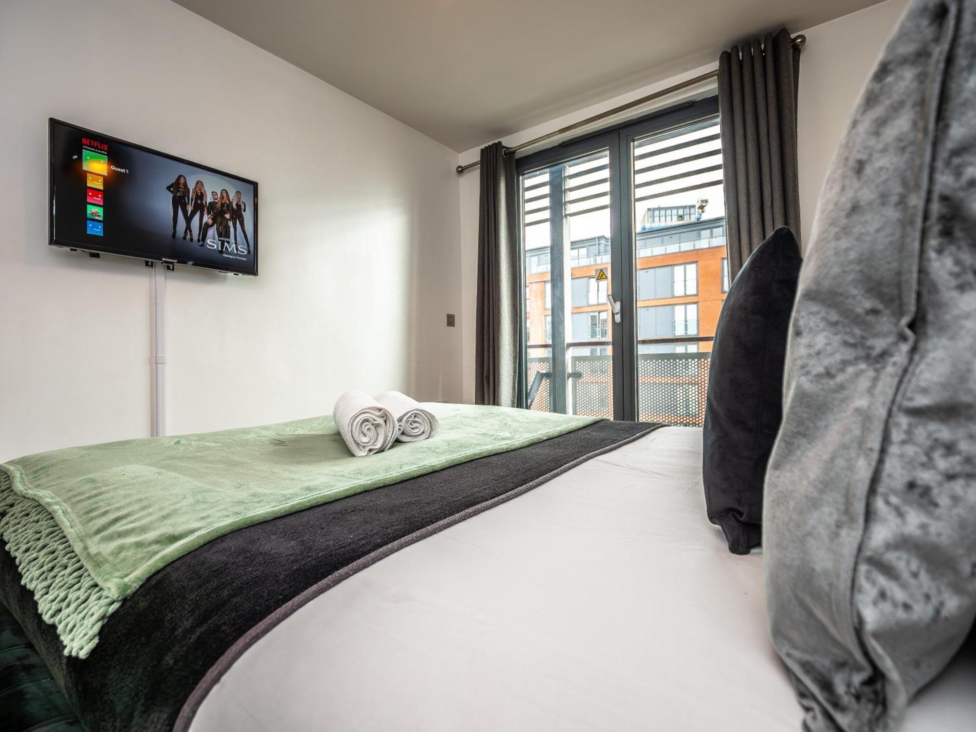 Amazing New Arcadian Centre - 1Bdr - Balcony & Parking Apartment Бирмингам Екстериор снимка